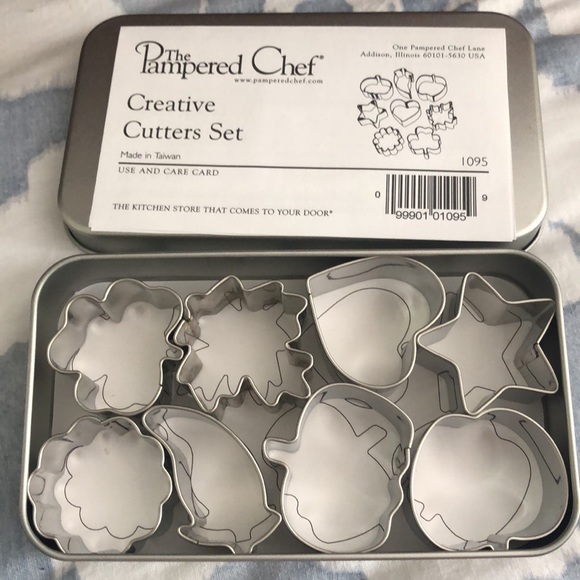 NEW Pampered Chef Creative Cutters Set - Picture 3 of 4